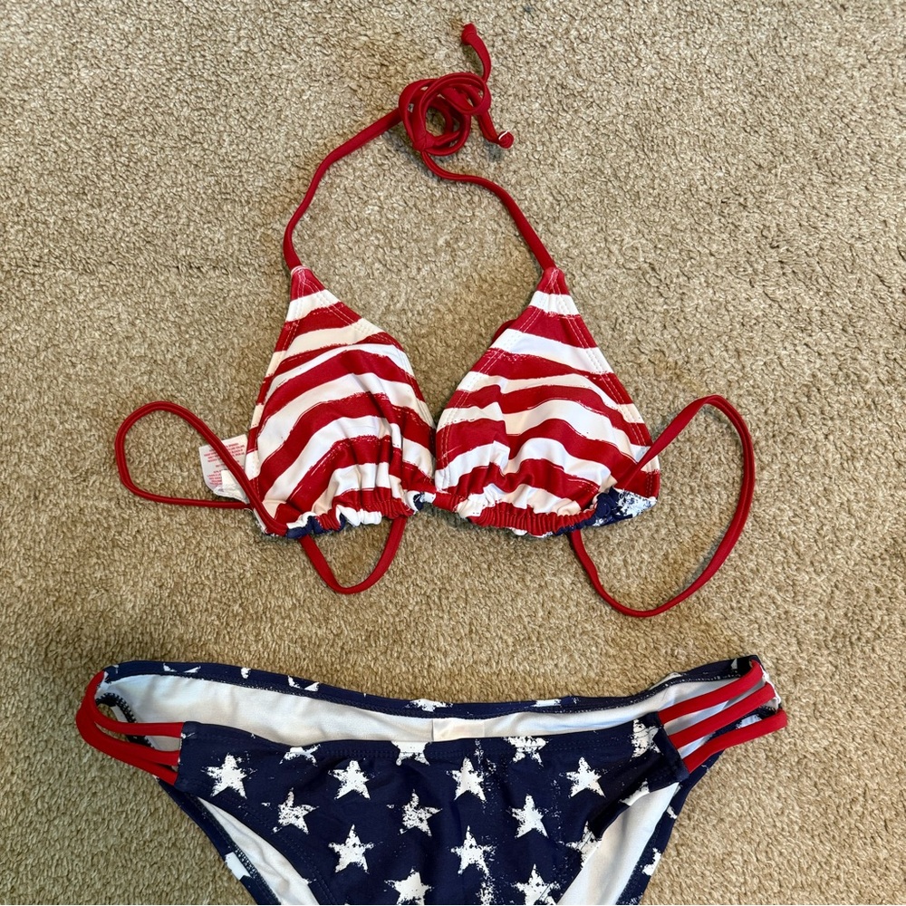 Xhilaration Swim Top L
